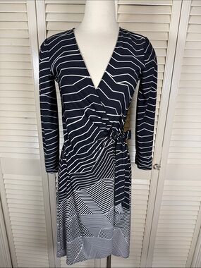 BCBG Max Azria Adele Geometric Print Wrap Dress Navy White Small
